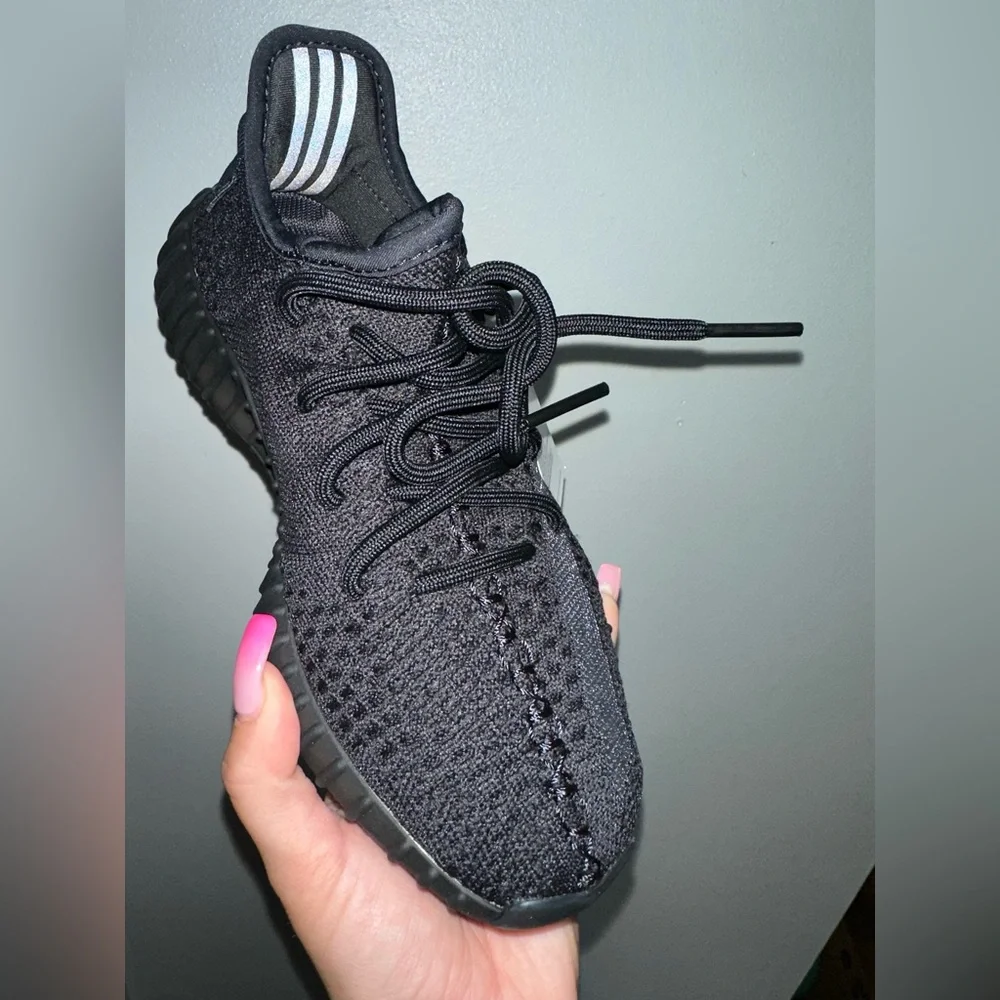 Brand new with tags, size 5 mens - Picture 1 of 4